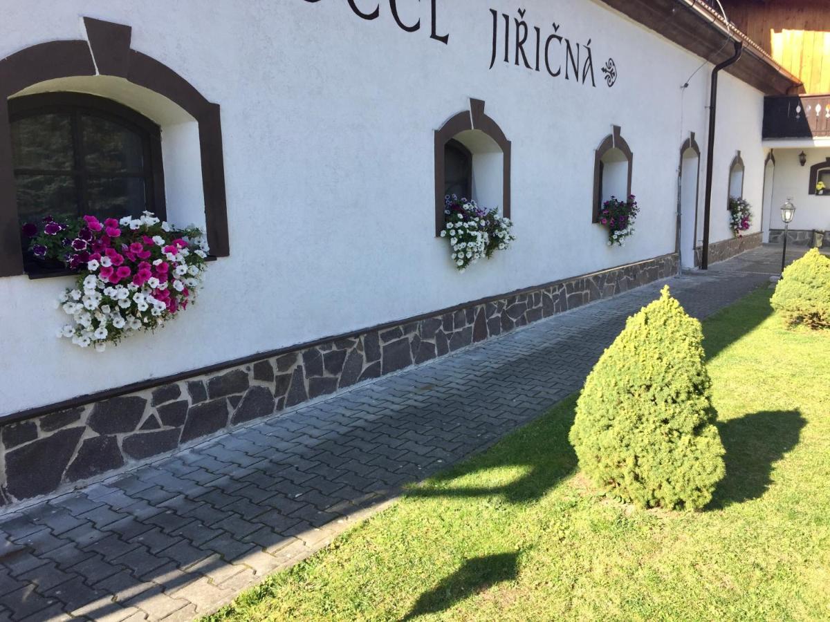 Hotel Jiricna Sušice エクステリア 写真