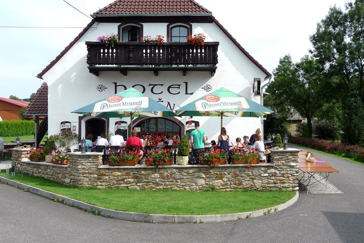 Hotel Jiricna Sušice エクステリア 写真