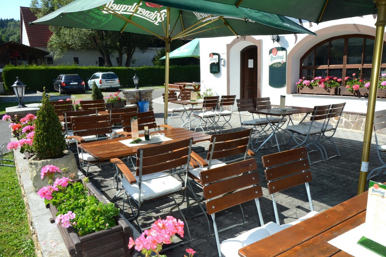 Hotel Jiricna Sušice エクステリア 写真